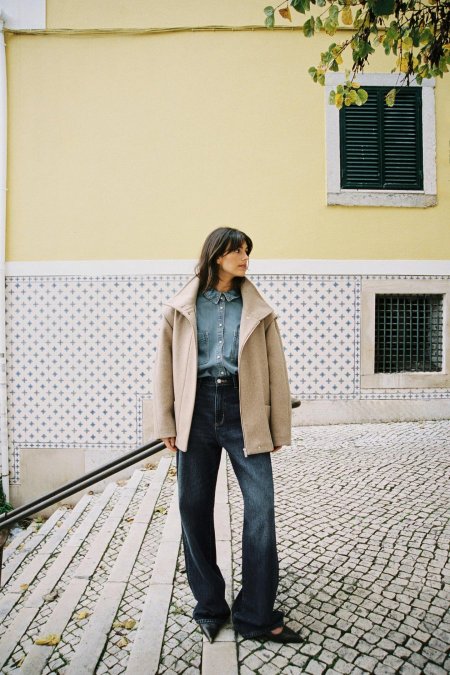 CROPPED WOOL COAT WITH HIGH NECK