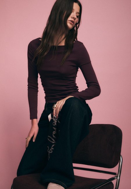 Long-sleeved t-shirt with pleats