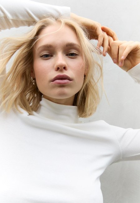 BASIC T-shirt with high collar