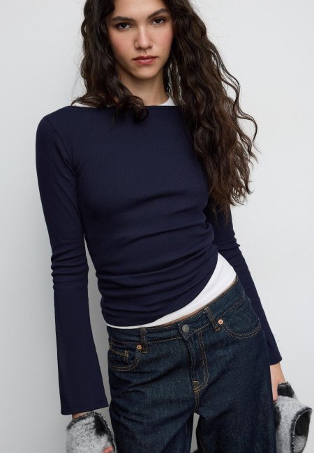 BASIC BELL SLEEVE T-SHIRT