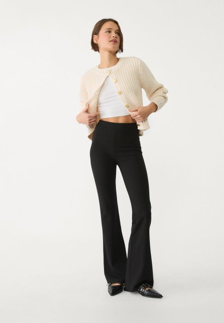 Plain knit flare pants