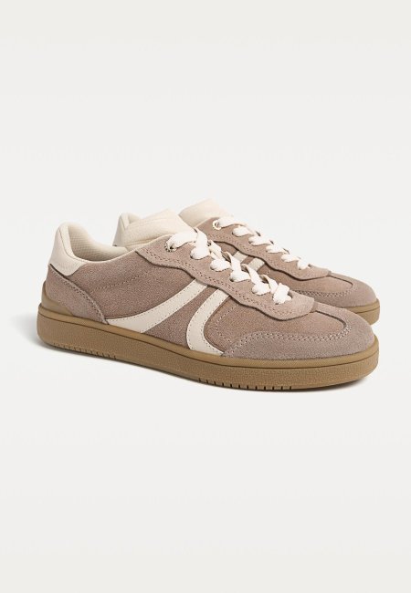 Casual leather sneakers