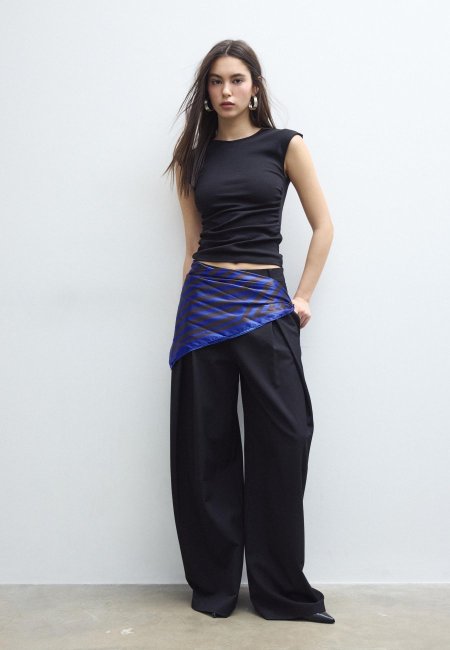 Basic fitted zipped T-shirt