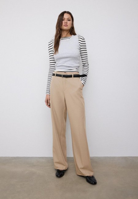 Formal pants in a relaxed straight fit with a belt