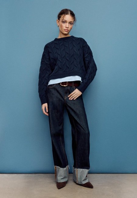 Removable collar sweater