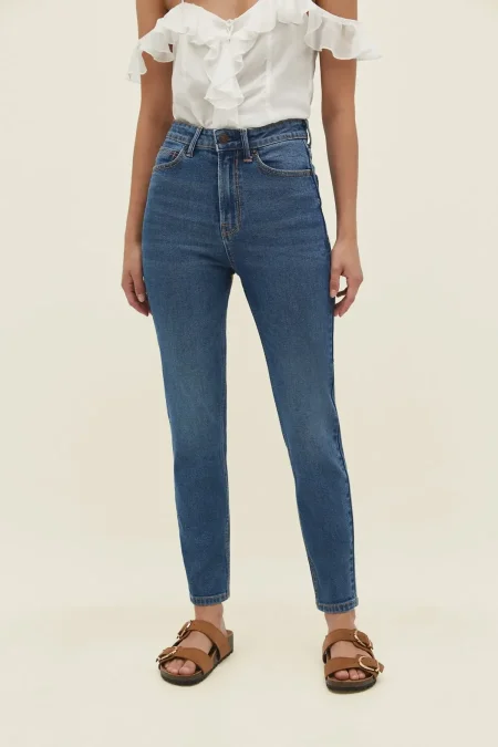 SLIM-FIT MOM JEANS 