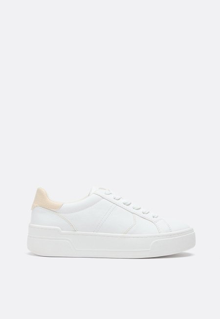 Casual platform trainers