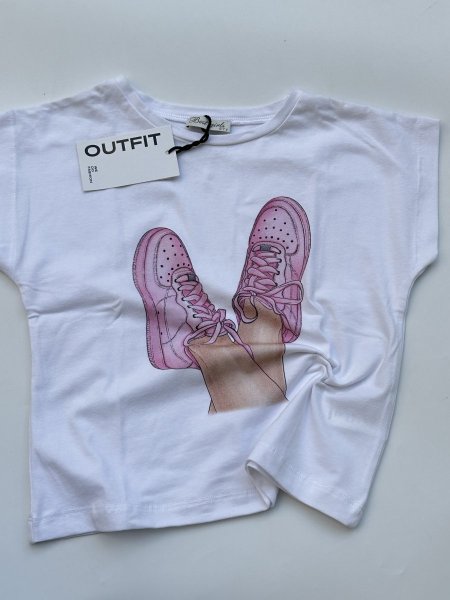 best printed t-shirts - boots