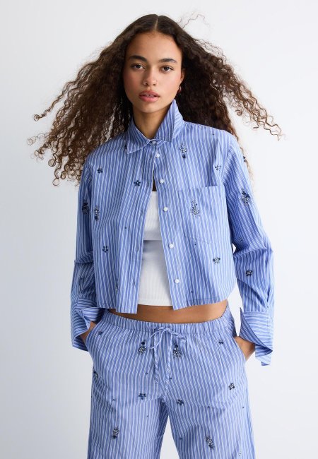 Cropped shirt with rhinestones
