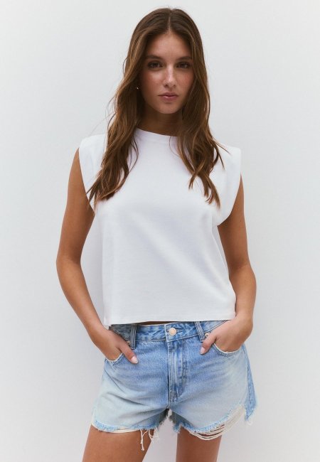 Basic T-shirt with padded shoulders
