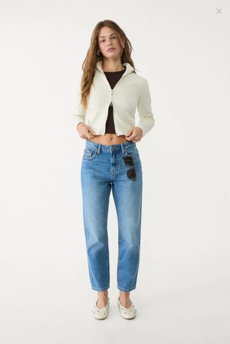 Stradivarius D81 mom fit