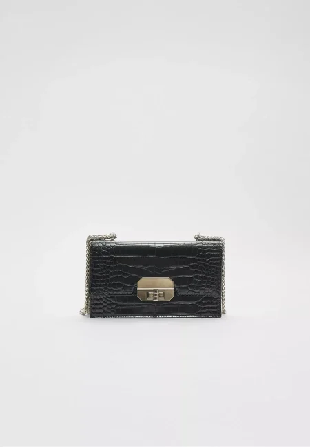 CROSSBODY BAG WITH CHAIN