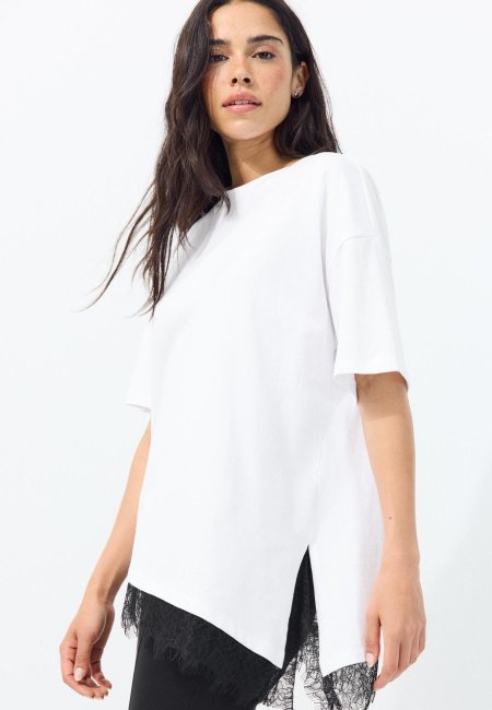 Short sleeve T-shirt with lace hem