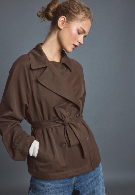 Short flowing trench coat with belt
