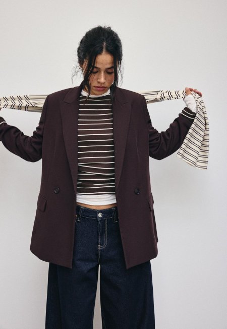 Straight buttoned blazer