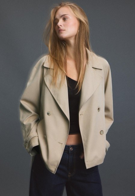 SHORT FLOWING TRENCH COAT WITH BELT STONE