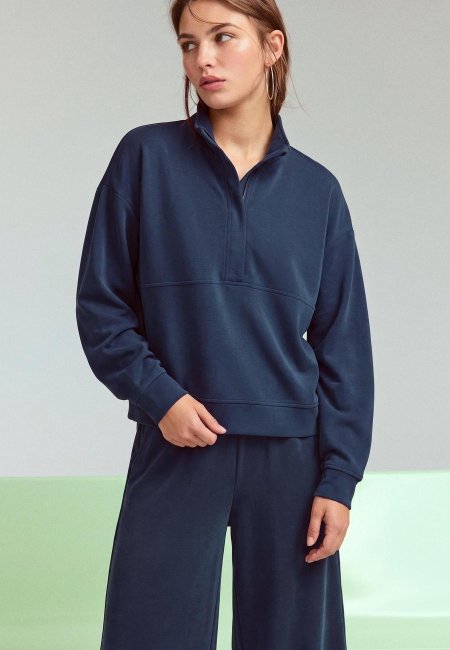 Soft-touch matching set in Dark blue